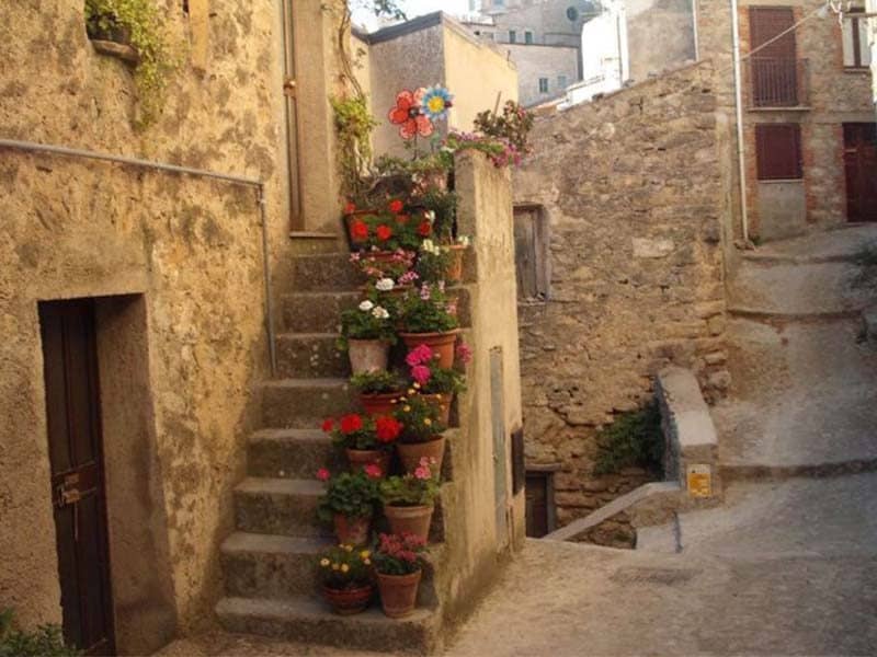 1-Euro houses in Gangi