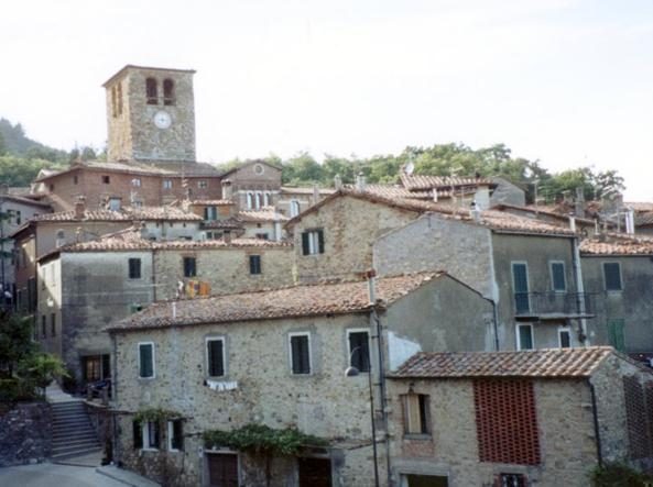 The municipality of Montieri is a facilitator for the sale of houses and 1€.  Their aim is to save and revalue its territory and its ancient village.