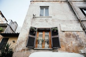 Case a 1 euro: Chi le compra?